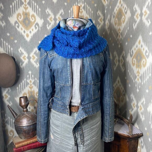 Unisex Hand-knit Long Oblong Blue Scarf - Picture 6 of 8